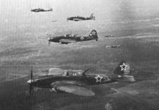 Иллюстрация к книге — &quot;Лаптежник&quot; против &quot;черной смерти&quot;. Обзор развития и действий немецкой и советской штурмовой авиации в ходе Второй мировой войны [i_040.jpg]