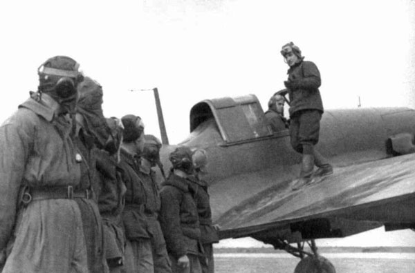 Иллюстрация к книге — &quot;Лаптежник&quot; против &quot;черной смерти&quot;. Обзор развития и действий немецкой и советской штурмовой авиации в ходе Второй мировой войны [i_063.jpg]