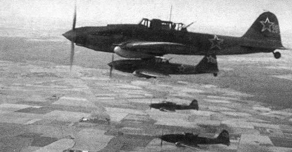 Иллюстрация к книге — &quot;Лаптежник&quot; против &quot;черной смерти&quot;. Обзор развития и действий немецкой и советской штурмовой авиации в ходе Второй мировой войны [i_099.jpg]