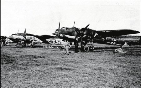 Иллюстрация к книге — Самолеты-призраки Третьего Рейха. Секретные операции Люфтваффе [i_038.jpg]