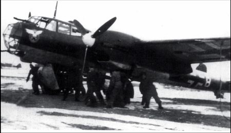 Иллюстрация к книге — Самолеты-призраки Третьего Рейха. Секретные операции Люфтваффе [i_040.jpg]