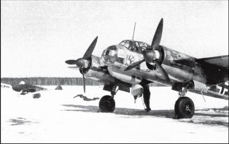 Иллюстрация к книге — Самолеты-призраки Третьего Рейха. Секретные операции Люфтваффе [i_048.jpg]