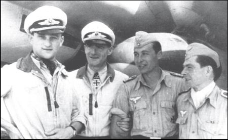 Иллюстрация к книге — Самолеты-призраки Третьего Рейха. Секретные операции Люфтваффе [i_084.jpg]