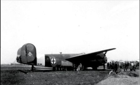 Иллюстрация к книге — Самолеты-призраки Третьего Рейха. Секретные операции Люфтваффе [i_170.jpg]