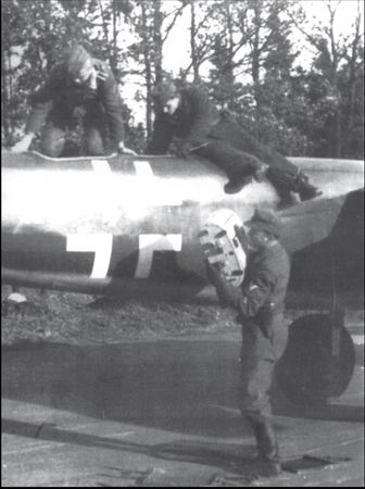 Иллюстрация к книге — Самолеты-призраки Третьего Рейха. Секретные операции Люфтваффе [i_174.jpg]