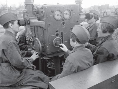 Иллюстрация к книге — Свастика над Волгой. Люфтваффе против сталинской ПВО [i_003.jpg]