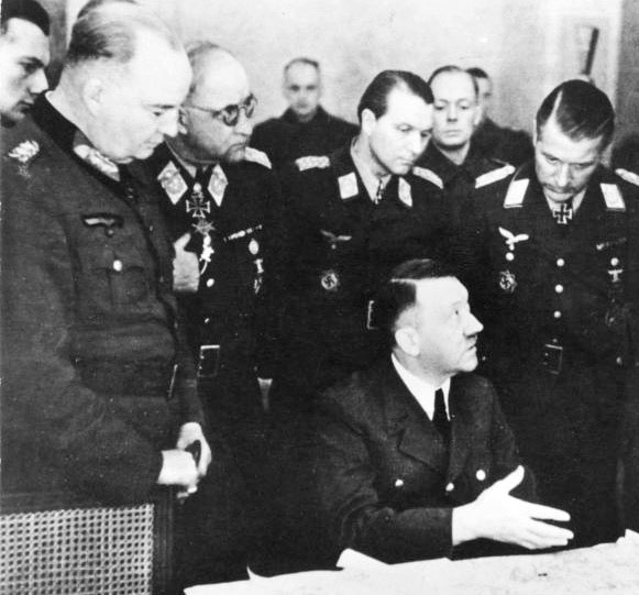 Иллюстрация к книге — Фюрер как полководец [i_005.jpg]