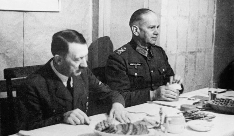 Иллюстрация к книге — Фюрер как полководец [i_007.jpg]