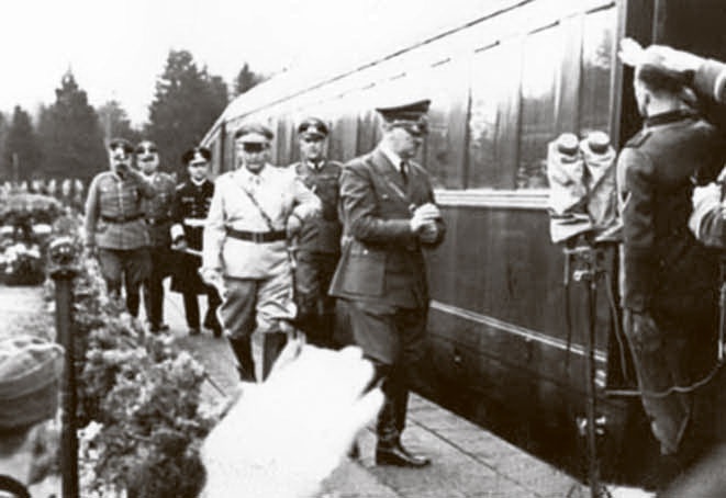 Иллюстрация к книге — Фюрер как полководец [i_027.jpg]