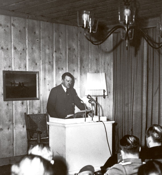 Иллюстрация к книге — Фюрер как полководец [i_038.jpg]