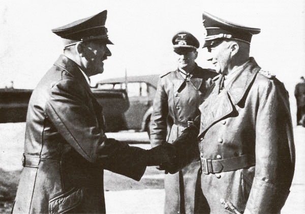 Иллюстрация к книге — Фюрер как полководец [i_044.jpg]