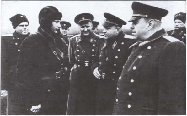 Иллюстрация к книге — Василевский [i_022.jpg]