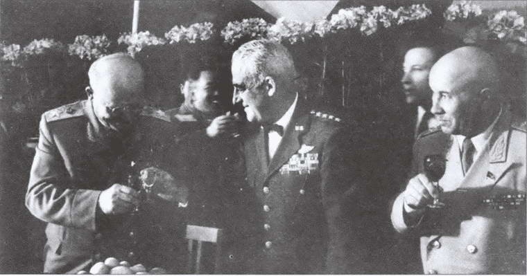 Иллюстрация к книге — Маршал Конев [i_015.jpg]