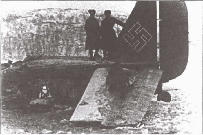 Иллюстрация к книге — &quot;Воздушные мосты&quot; Третьего Рейха [i_018.jpg]