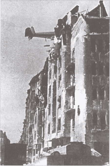 Иллюстрация к книге — &quot;Воздушные мосты&quot; Третьего Рейха [i_021.jpg]