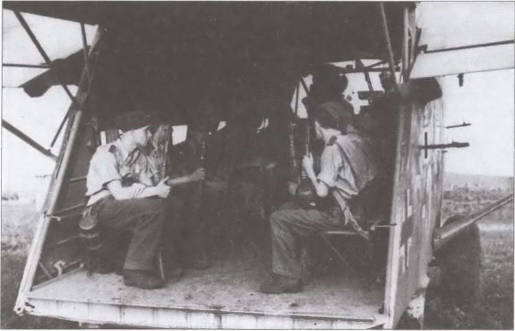 Иллюстрация к книге — &quot;Воздушные мосты&quot; Третьего Рейха [i_024.jpg]