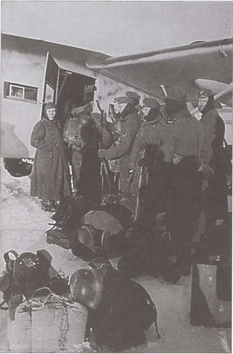 Иллюстрация к книге — &quot;Воздушные мосты&quot; Третьего Рейха [i_032.jpg]