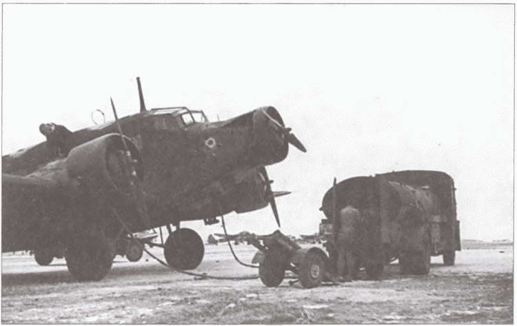 Иллюстрация к книге — &quot;Воздушные мосты&quot; Третьего Рейха [i_036.jpg]