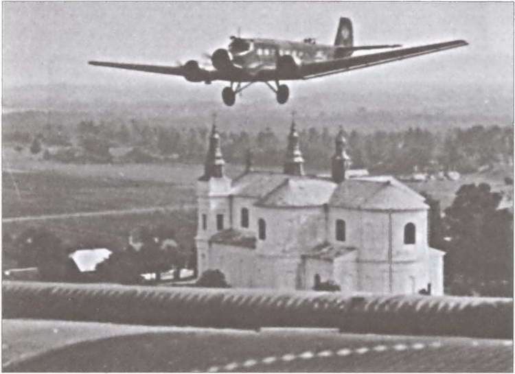 Иллюстрация к книге — &quot;Воздушные мосты&quot; Третьего Рейха [i_037.jpg]