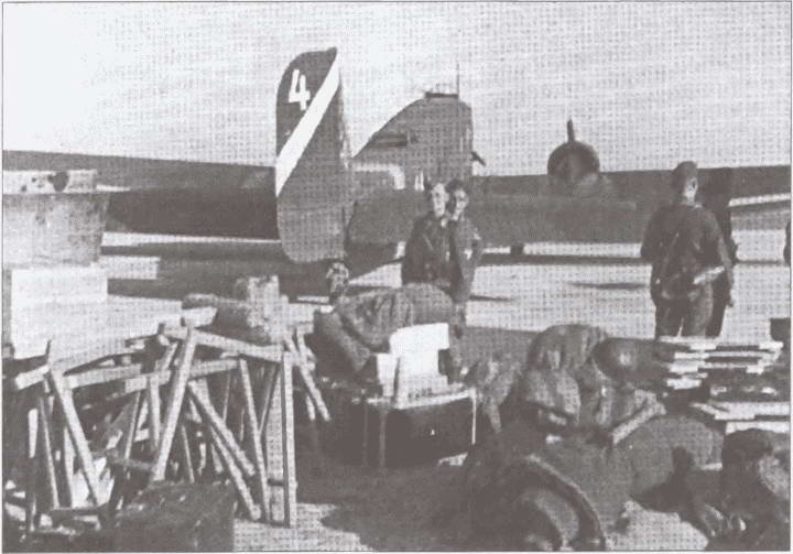 Иллюстрация к книге — &quot;Воздушные мосты&quot; Третьего Рейха [i_039.jpg]