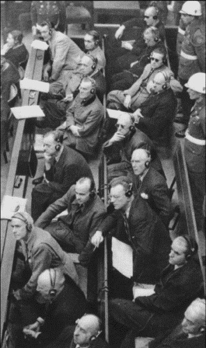 Иллюстрация к книге — Нюрнбергский набат. Репортаж из прошлого, обращение к будущему [i_017.jpg]