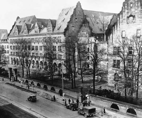 Иллюстрация к книге — Нюрнбергский набат. Репортаж из прошлого, обращение к будущему [i_303.jpg]