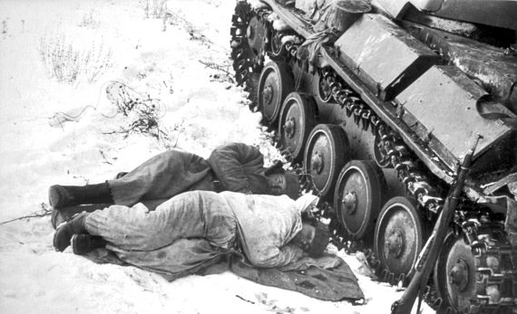 Иллюстрация к книге — Мы сгорали заживо. Смертники Великой Отечественной [i_062.jpg]