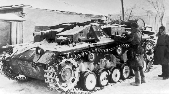 Иллюстрация к книге — Мы сгорали заживо. Смертники Великой Отечественной [i_078.jpg]