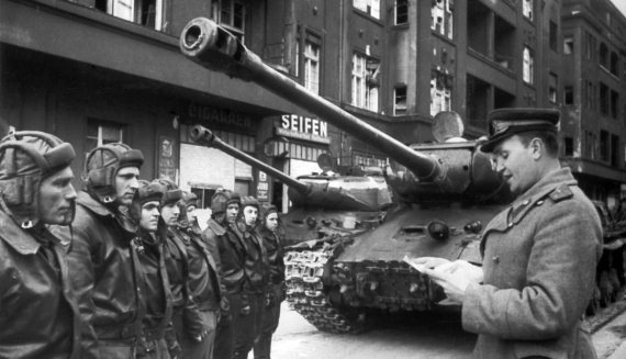 Иллюстрация к книге — Мы сгорали заживо. Смертники Великой Отечественной [i_119.jpg]