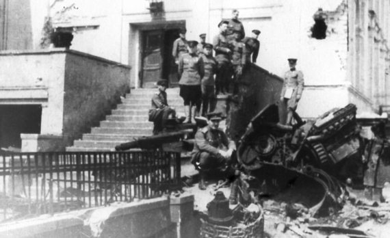 Иллюстрация к книге — Мы сгорали заживо. Смертники Великой Отечественной [i_135.jpg]