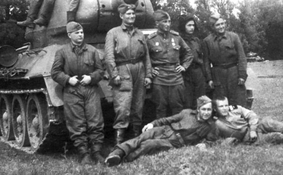 Иллюстрация к книге — Мы сгорали заживо. Смертники Великой Отечественной [i_137.jpg]