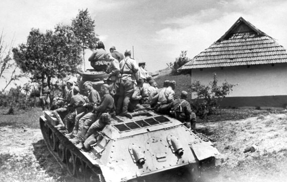 Иллюстрация к книге — Мы сгорали заживо. Смертники Великой Отечественной [i_145.jpg]