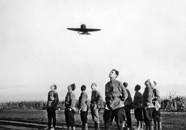 Иллюстрация к книге — Мы сгорали заживо. Смертники Великой Отечественной [i_187.jpg]