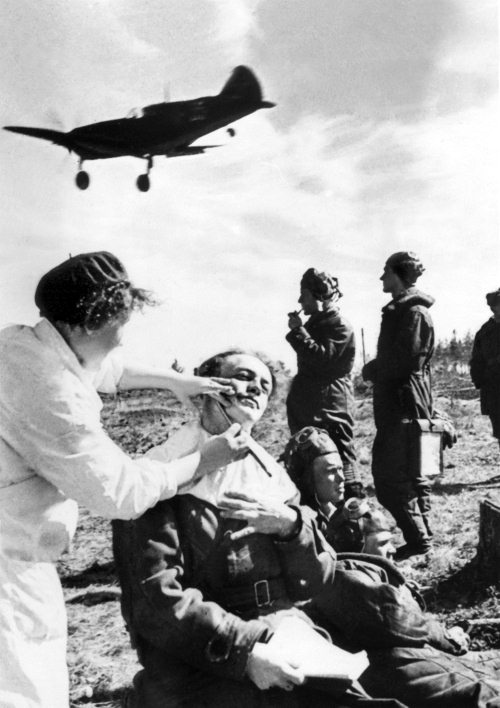 Иллюстрация к книге — Мы сгорали заживо. Смертники Великой Отечественной [i_220.jpg]