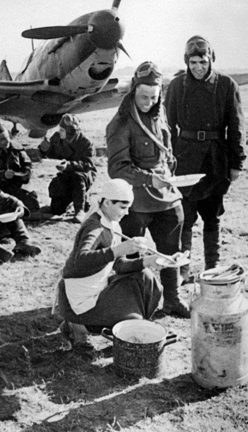 Иллюстрация к книге — Мы сгорали заживо. Смертники Великой Отечественной [i_224.jpg]