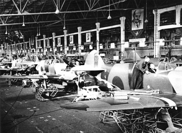 Иллюстрация к книге — Мы сгорали заживо. Смертники Великой Отечественной [i_225.jpg]