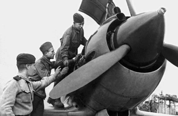 Иллюстрация к книге — Мы сгорали заживо. Смертники Великой Отечественной [i_241.jpg]