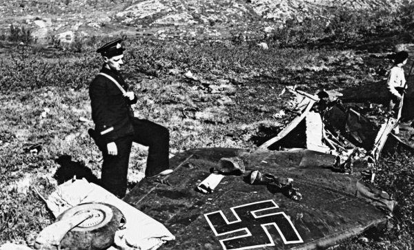 Иллюстрация к книге — Мы сгорали заживо. Смертники Великой Отечественной [i_282.jpg]