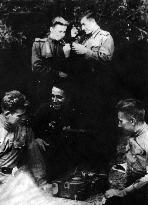 Иллюстрация к книге — Мы сгорали заживо. Смертники Великой Отечественной [i_304.jpg]