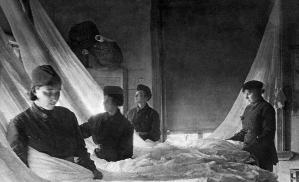 Иллюстрация к книге — Мы сгорали заживо. Смертники Великой Отечественной [i_315.jpg]