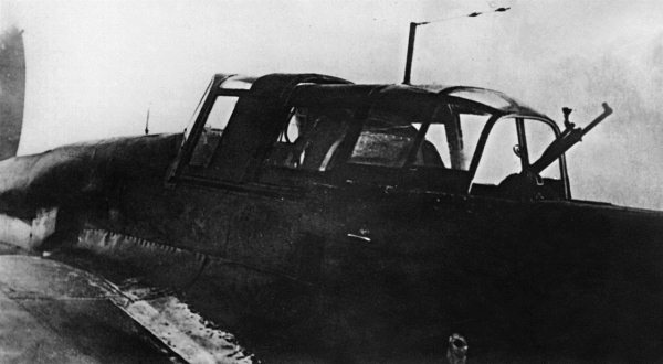 Иллюстрация к книге — Мы сгорали заживо. Смертники Великой Отечественной [i_328.jpg]