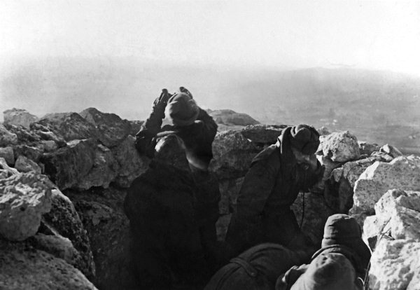 Иллюстрация к книге — Мы сгорали заживо. Смертники Великой Отечественной [i_370.jpg]