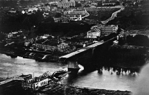 Иллюстрация к книге — Мы сгорали заживо. Смертники Великой Отечественной [i_373.jpg]