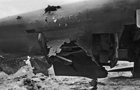 Иллюстрация к книге — Мы сгорали заживо. Смертники Великой Отечественной [i_383.jpg]