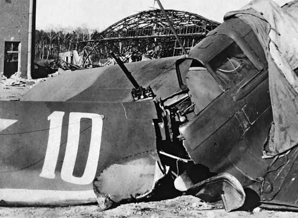 Иллюстрация к книге — Мы сгорали заживо. Смертники Великой Отечественной [i_397.jpg]