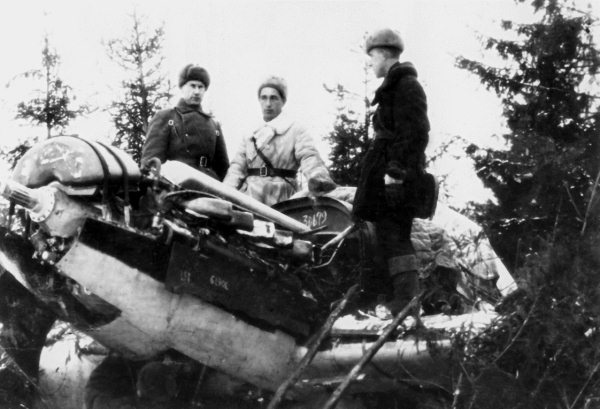 Иллюстрация к книге — Мы сгорали заживо. Смертники Великой Отечественной [i_437.jpg]