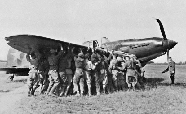 Иллюстрация к книге — Мы сгорали заживо. Смертники Великой Отечественной [i_448.jpg]