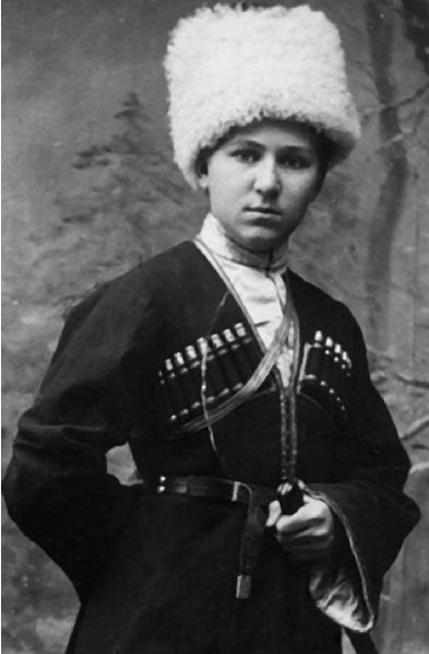 Иллюстрация к книге — Три цвета знамени. Генералы и комиссары. 1914-1921 [_27_1.jpg]