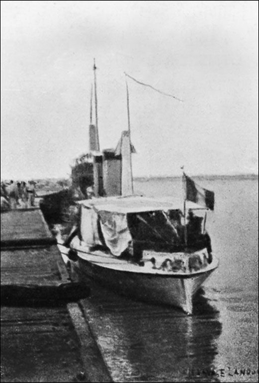 Иллюстрация к книге — 1900. Русские штурмуют Пекин [i_054.jpg]