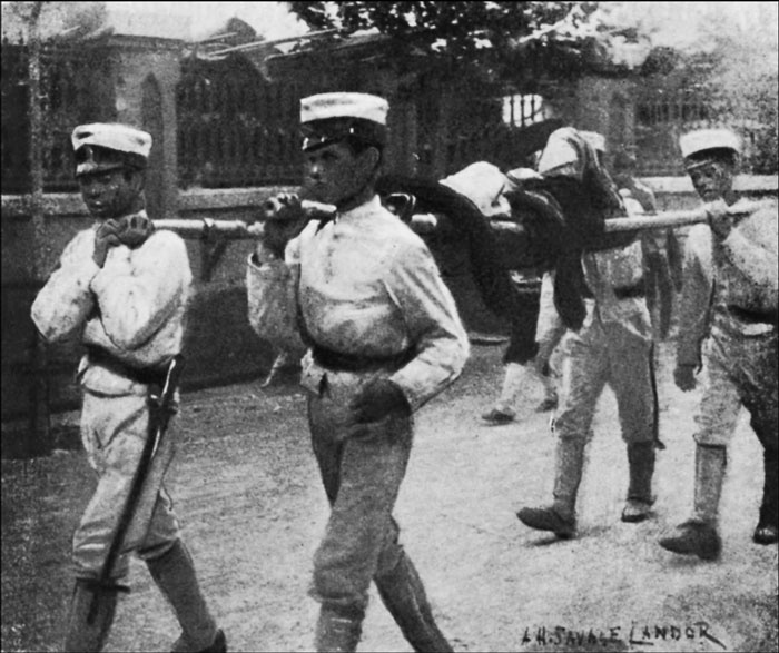 Иллюстрация к книге — 1900. Русские штурмуют Пекин [i_065.jpg]